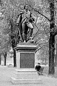 Glover-statue