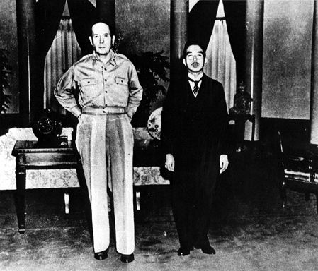 mcarthur-and-hirohito